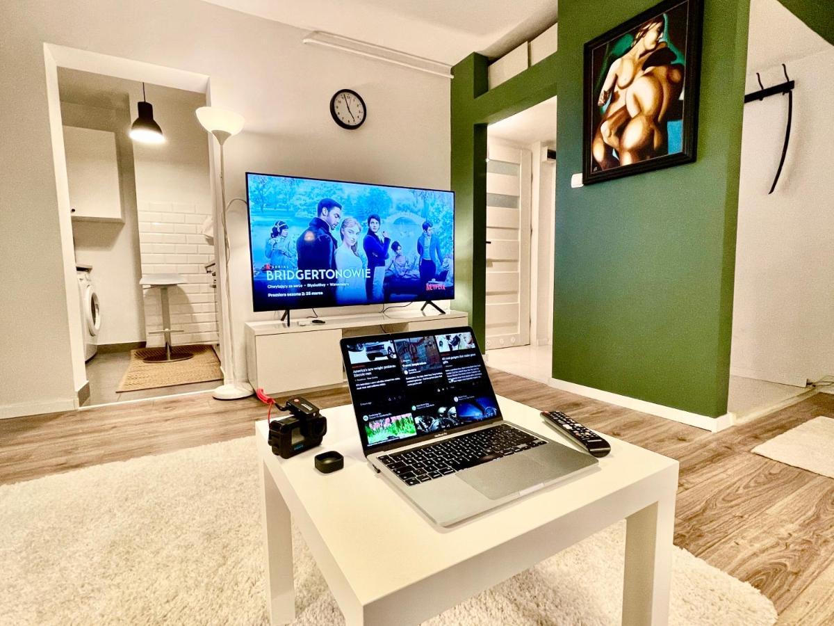 Holiday Metro Fast Wifi Tv'70 Netflix Hbo Appletv Warschau Exterior foto