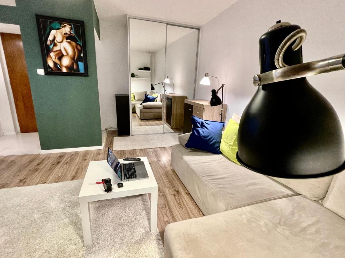 Holiday Metro Fast Wifi Tv'70 Netflix Hbo Appletv Warschau Exterior foto