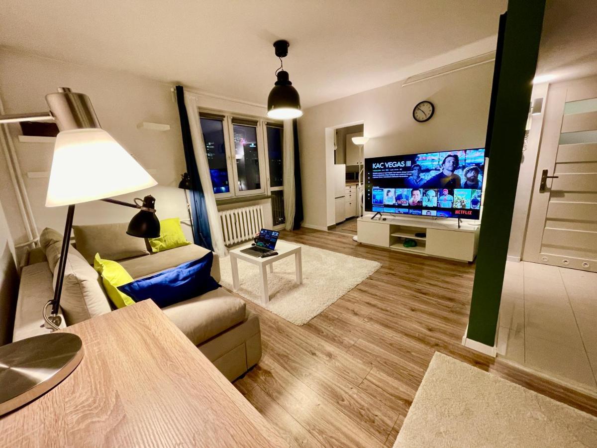 Holiday Metro Fast Wifi Tv'70 Netflix Hbo Appletv Warschau Exterior foto