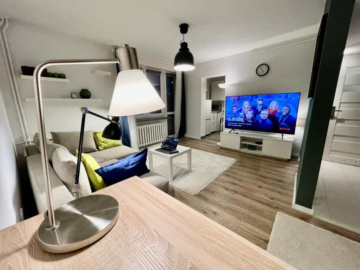 Holiday Metro Fast Wifi Tv'70 Netflix Hbo Appletv Warschau Exterior foto